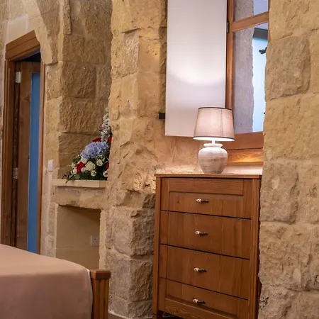 לינה וארוחת בוקר 39 St. George