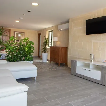 39 St. George Bed & Breakfast 3*