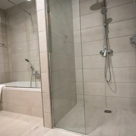 לינה וארוחת בוקר 39 St. George 4*